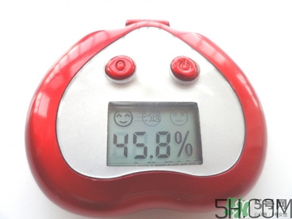 蘭蔻和雅詩蘭黛眼霜哪個(gè)好用？蘭蔻和雅詩蘭黛眼霜對(duì)比