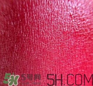 蘭蔻和雅詩(shī)蘭黛口紅哪個(gè)好？雅詩(shī)蘭黛和蘭蔻口紅對(duì)比