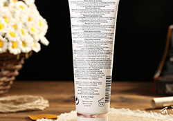 蘭蔻洗面奶粉色和藍(lán)色哪個(gè)好？蘭蔻洗面奶粉色藍(lán)色區(qū)別