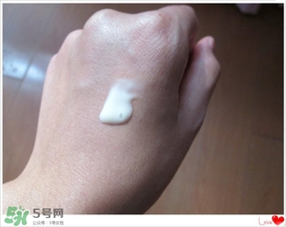 美康粉黛六勝肽回春膏怎么樣？美康粉黛六勝肽回春膏有激素嗎？