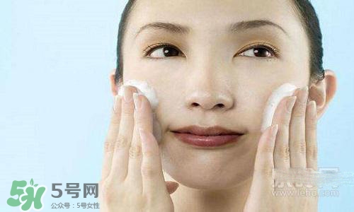 毛孔堵塞用什么洗面奶？毛孔堵塞用洗面奶注意事項
