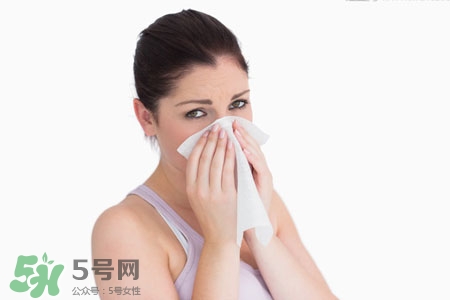 打噴嚏是風寒還是風熱？風熱感冒會打噴嚏嗎？