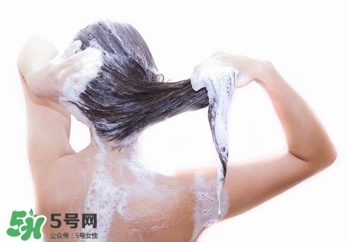 洗頭發(fā)掉頭發(fā)怎么辦？掉頭發(fā)應該怎么做？