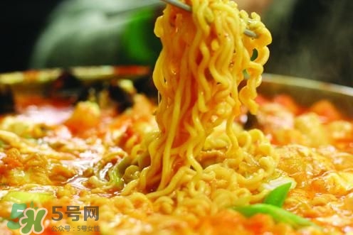 孕婦可以吃方便面嗎？孕婦吃方便面對胎兒有影響嗎