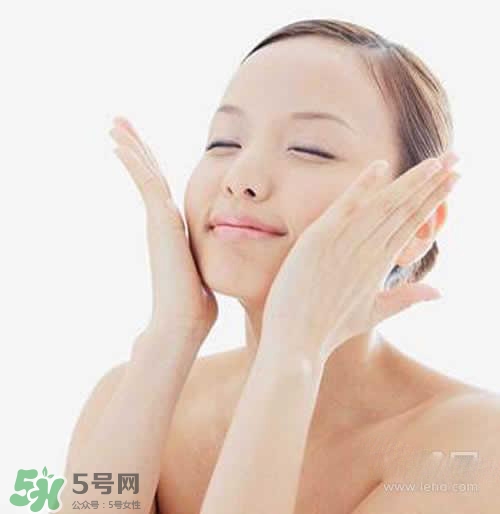 精華乳是乳液?jiǎn)?？精華乳和乳液的區(qū)別