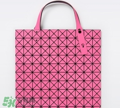 三宅一生櫻花粉包包多少錢？三宅一生櫻花粉包包價(jià)格