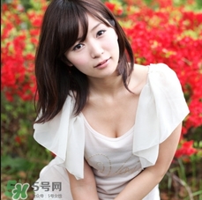 精華乳要洗掉嗎？精華乳要不要洗？