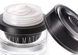 極密水光素顏霜怎么用？極密素顏霜使用方法