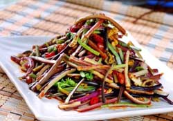 蕨菜苦能吃嗎？蕨菜苦的吃了會(huì)中毒嗎？