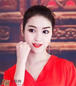 蘭蔻菁純唇膏195多少錢？蘭蔻絲絨唇膏195專柜價格