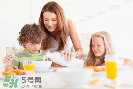 水痘期間不能吃什么？得水痘不能吃什么食物？