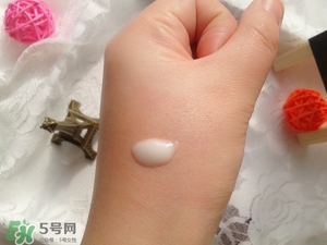 嬌蘭帝皇蜂姿眼霜怎么用？嬌蘭帝皇蜂姿眼霜使用方法