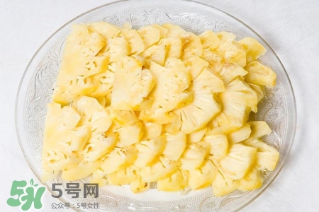 菠蘿要用鹽水泡多久？菠蘿用鹽水泡多長時間？