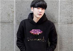 男士衛(wèi)衣配什么褲子？男士衛(wèi)衣搭配什么褲子好看？