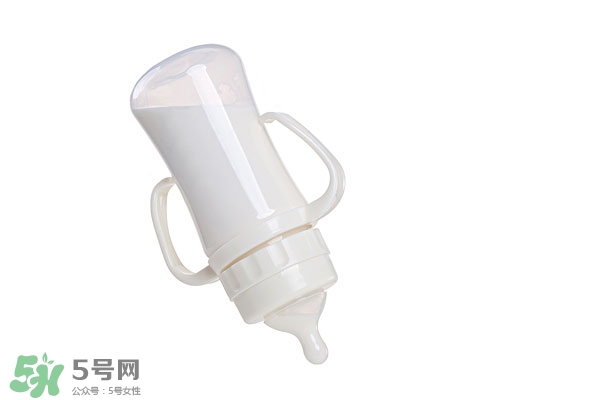 奶瓶什么材質(zhì)好 哪個材質(zhì)的奶瓶最好 