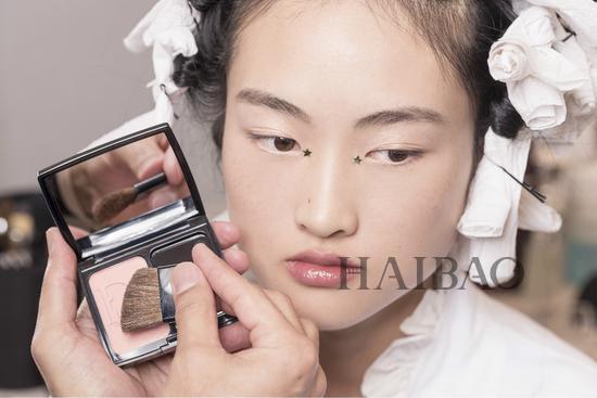 迪奧星星眼妝容怎么化？迪奧星星眼妝容畫法