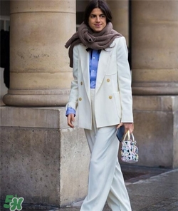 白色西服怎么搭配？白色西服搭配什么內(nèi)搭？