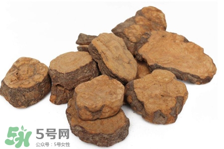 何首烏的營(yíng)養(yǎng)價(jià)值 何首烏的功效與作用 何首烏的營(yíng)養(yǎng)價(jià)值 何首烏的功效與作用