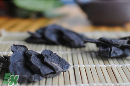 何首烏的營(yíng)養(yǎng)價(jià)值 何首烏的功效與作用 何首烏的營(yíng)養(yǎng)價(jià)值 何首烏的功效與作用