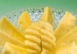 口腔潰瘍能吃菠蘿嗎？吃菠蘿會(huì)導(dǎo)致口腔潰瘍嗎？