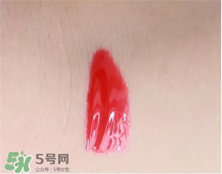 歐萊雅唇釉303多少錢(qián)?歐萊雅唇釉303試色