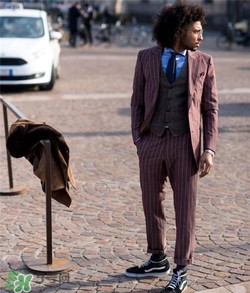 條紋西裝怎么搭配？條紋西服怎么搭配好看？