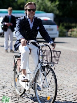 條紋西裝怎么搭配？條紋西服怎么搭配好看？