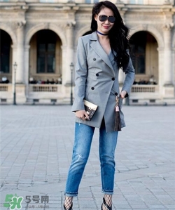 灰色西裝怎么搭配？灰色西服怎么搭配好看？