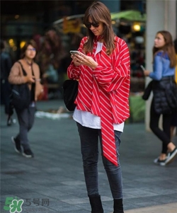 條紋襯衫配什么褲子？條紋襯衣搭配什么褲子好看？