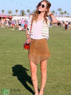 春天穿流蘇裙怎么搭配？春天流蘇裙怎么搭配好看？