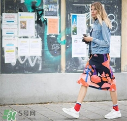 春天牛仔外套怎么搭配？春天牛仔外套怎么搭配好看？