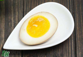 枇杷能和雞蛋一起吃嗎？枇杷可以和蛋一起吃嗎？