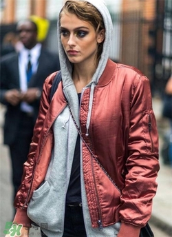 飛行員夾克怎么搭配？飛行員夾克怎么搭配好看？