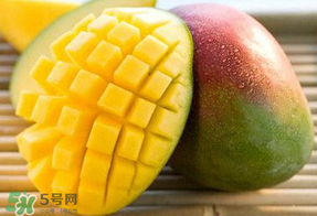 芒果為什么會(huì)變黑？芒果為什么有黑點(diǎn)？