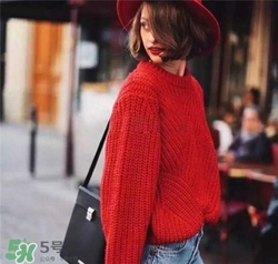 紅色衣服配什么顏色褲子？紅色衣服配什么褲子好看？