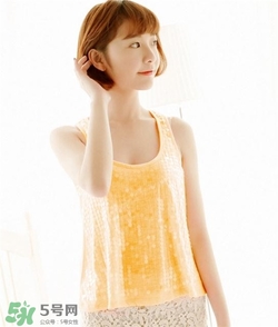 熒光色衣服怎么搭配？熒光色衣服怎么搭配好看？