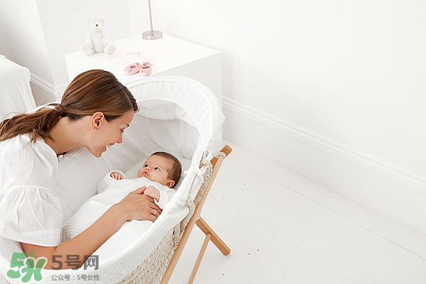 早產(chǎn)兒護理要點 早產(chǎn)兒護理注意事項 早產(chǎn)兒護理要點 早產(chǎn)兒護理注意事項