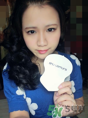 植村秀小燈泡584和784哪個(gè)白？植村秀小燈泡584和784對(duì)比