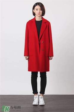 紅色衣服配什么顏色鞋子？紅色衣服配什么鞋子好看？