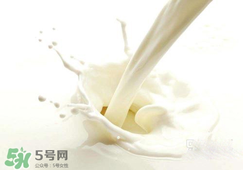 牛奶苦是怎么回事？牛奶苦能喝嗎？