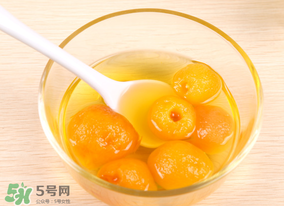 枇杷和蜂蜜能一起吃嗎？枇杷放蜂蜜好嗎？