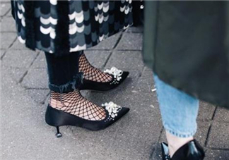 漁網(wǎng)襪搭配什么鞋子？漁網(wǎng)襪配什么鞋子好看？