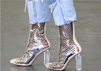 粗跟鞋怎么搭配？粗跟鞋配什么褲子好看？