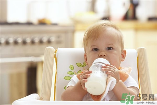 混合喂養(yǎng)的正確方法 寶寶混合喂養(yǎng)怎么喂合理 混合喂養(yǎng)的正確方法 寶寶混合喂養(yǎng)怎么喂合理