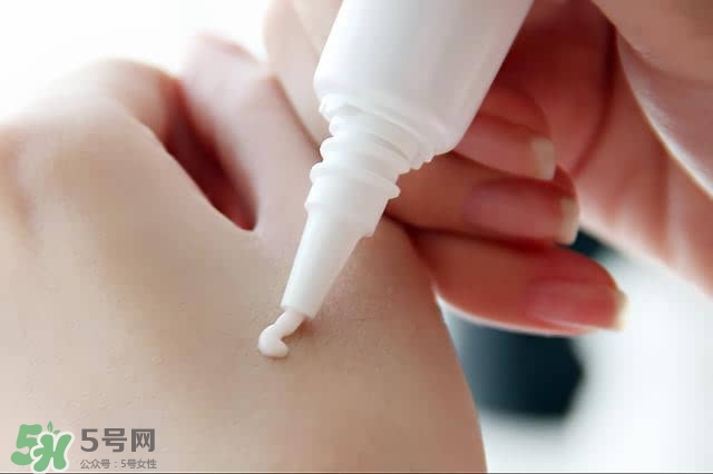 植村秀眼線筆怎么轉(zhuǎn)？植村秀如膠似漆眼線筆轉(zhuǎn)不出來(lái)