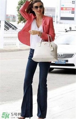 喇叭褲配什么上衣？喇叭褲搭配什么上衣好看？