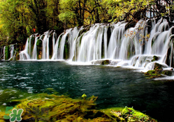 4月份去九寨溝穿什么？四月份去九寨溝穿什么衣服？