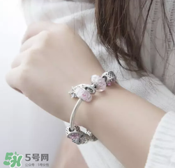 潘多拉2017新品桃花系列在哪里買？pandora桃花系列國內(nèi)有賣嗎？