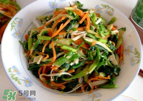 薺菜和金針菇能一起吃嗎？薺菜能和金針菇一起炒嗎？