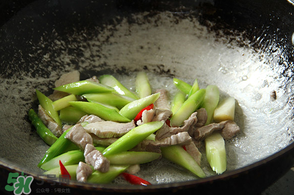 蘆筍為什么要焯水？蘆筍怎么焯水？